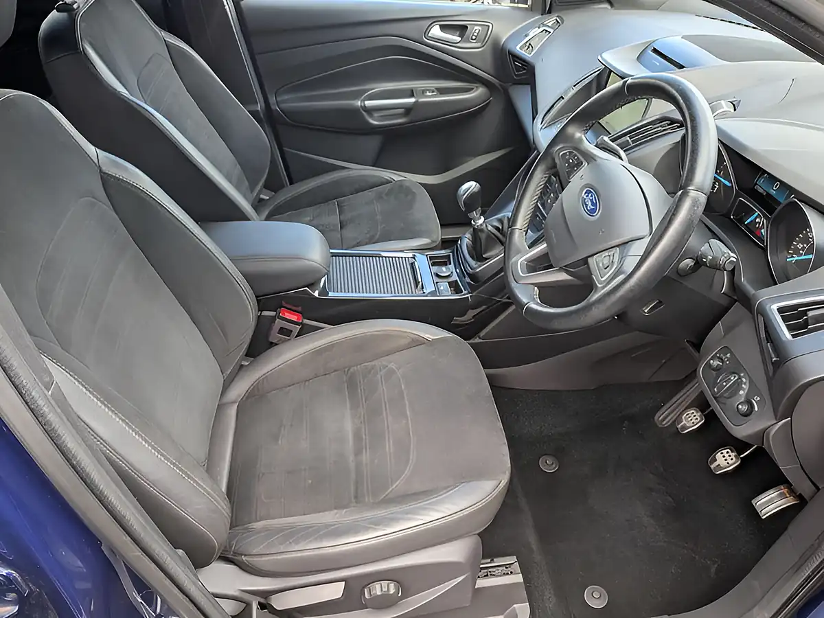 Used 2017 Ford Kuga ST-Line Blue - Interior and Exterior details 7