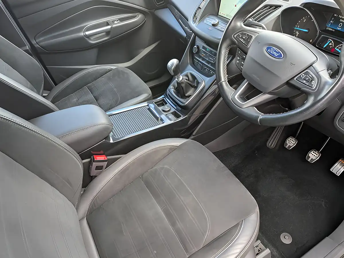 Used 2017 Ford Kuga ST-Line Blue - Interior and Exterior details 8