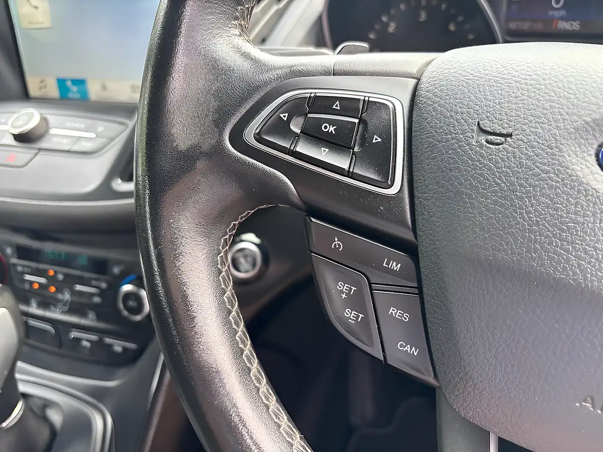 Used 2017 Ford Kuga ST-Line Grey - Interior and Exterior details 15
