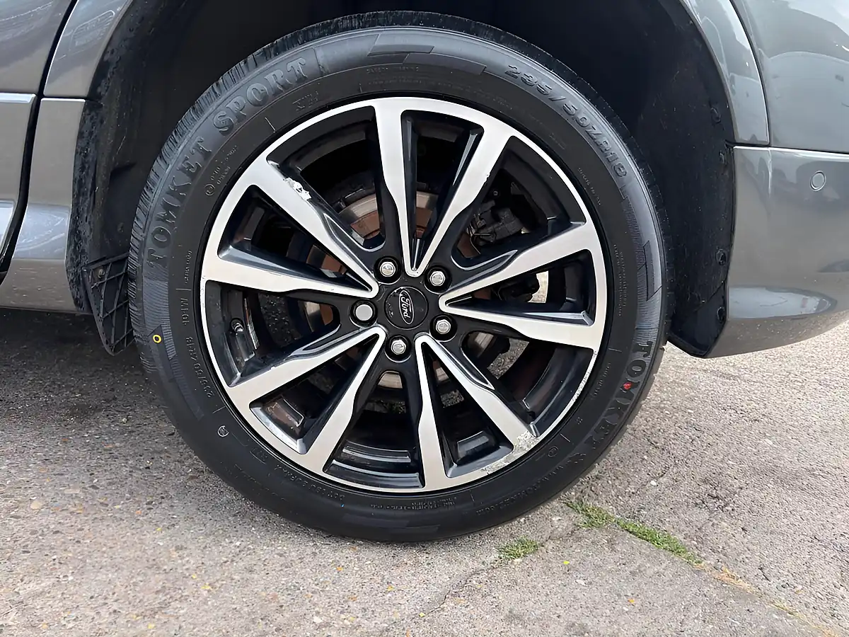 Used 2017 Ford Kuga ST-Line Grey - Interior and Exterior details 7