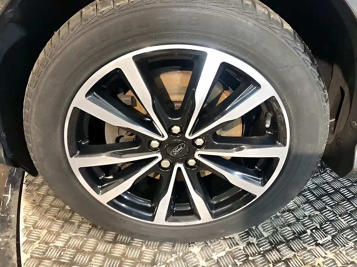 Used 2017 Ford Kuga ST-Line Grey - Interior and Exterior details 15