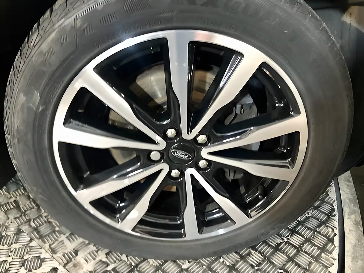 Used 2017 Ford Kuga ST-Line Grey - Interior and Exterior details 16