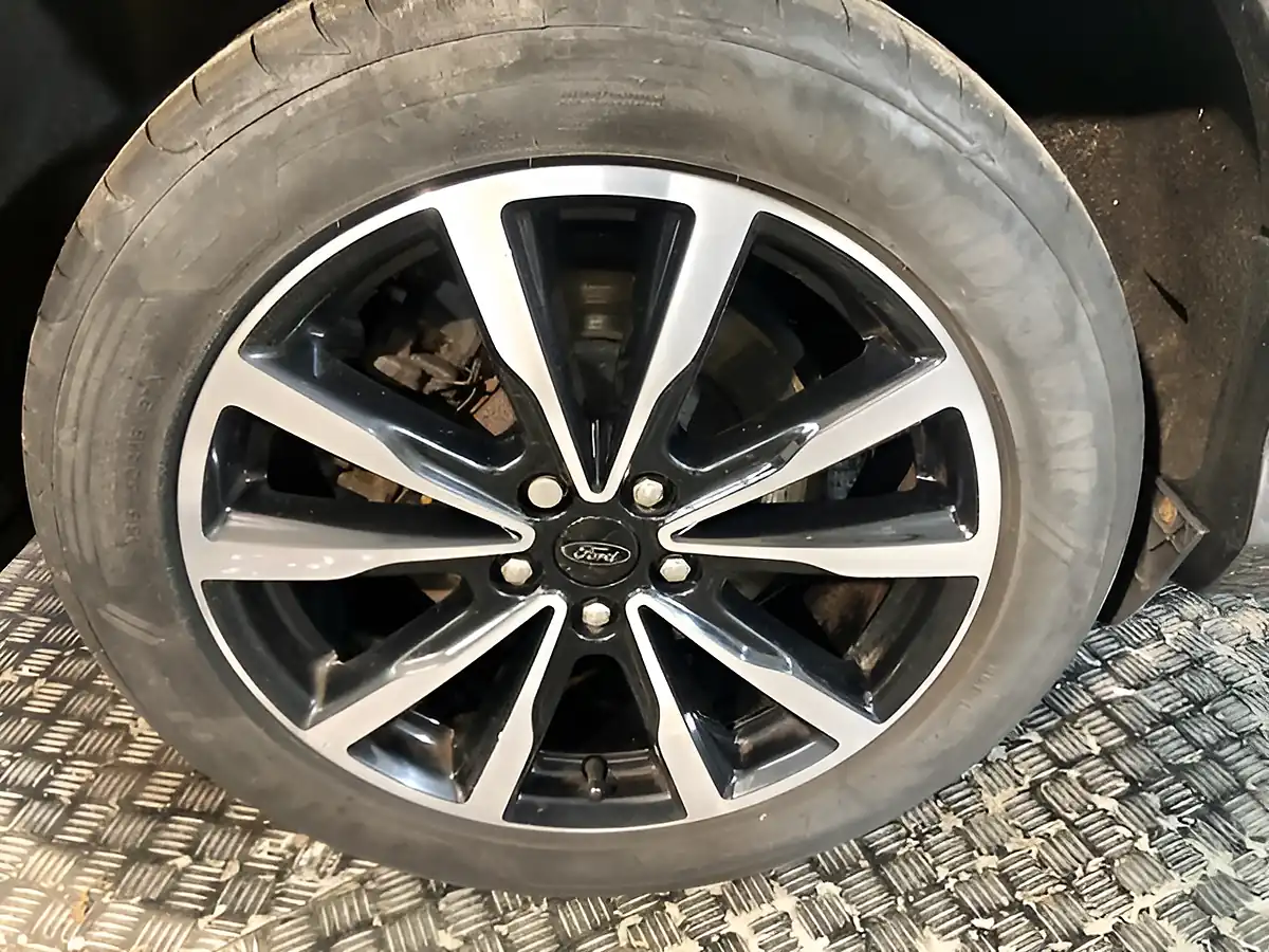 Used 2017 Ford Kuga ST-Line Grey - Interior and Exterior details 17