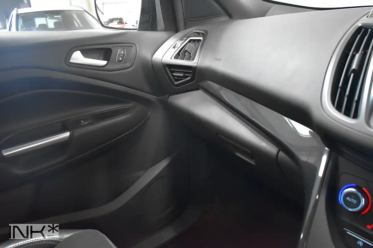 Used 2017 Ford Kuga ST-Line Grey - Interior and Exterior details 20