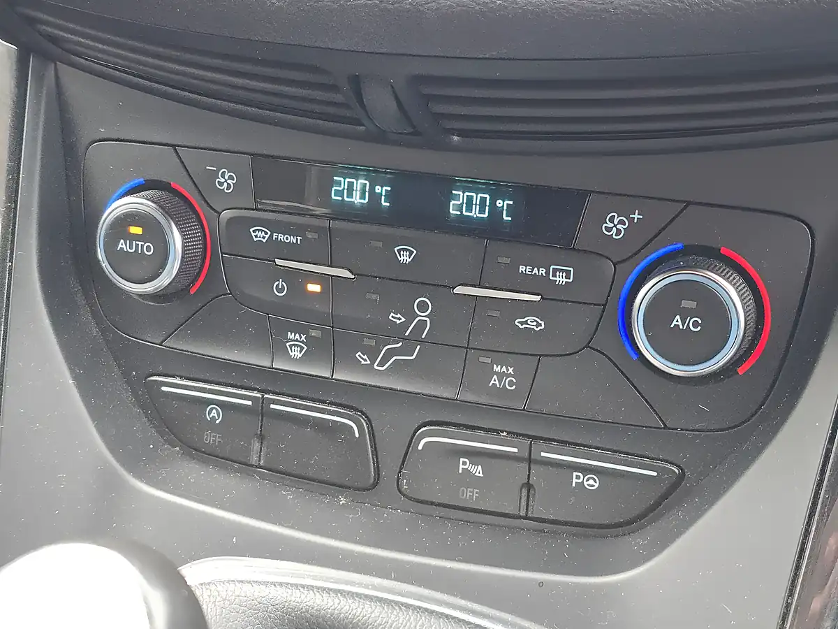 Used 2017 Ford Kuga ST-Line Grey - Interior and Exterior details 14