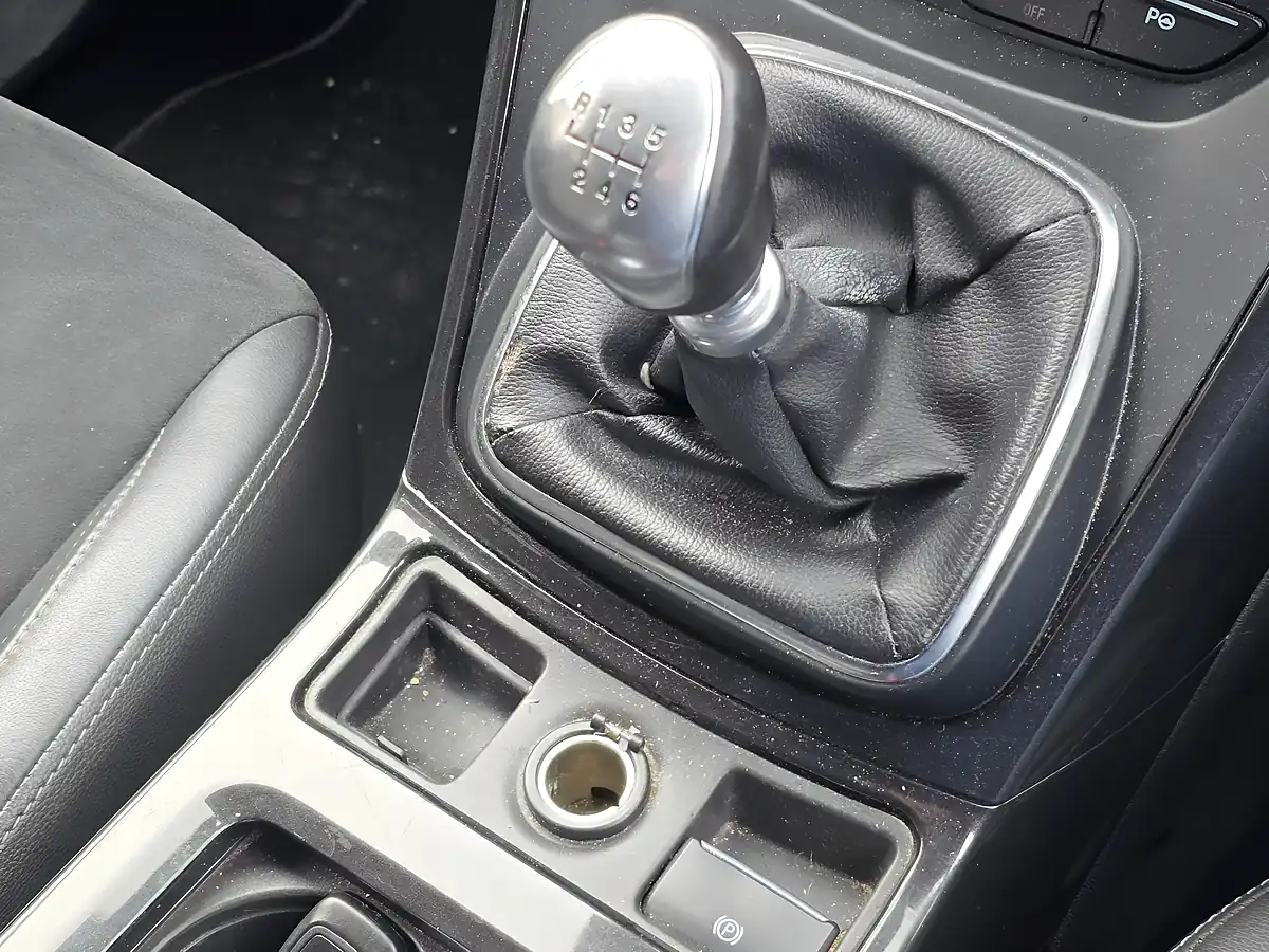 Used 2017 Ford Kuga ST-Line Grey - Interior and Exterior details 15