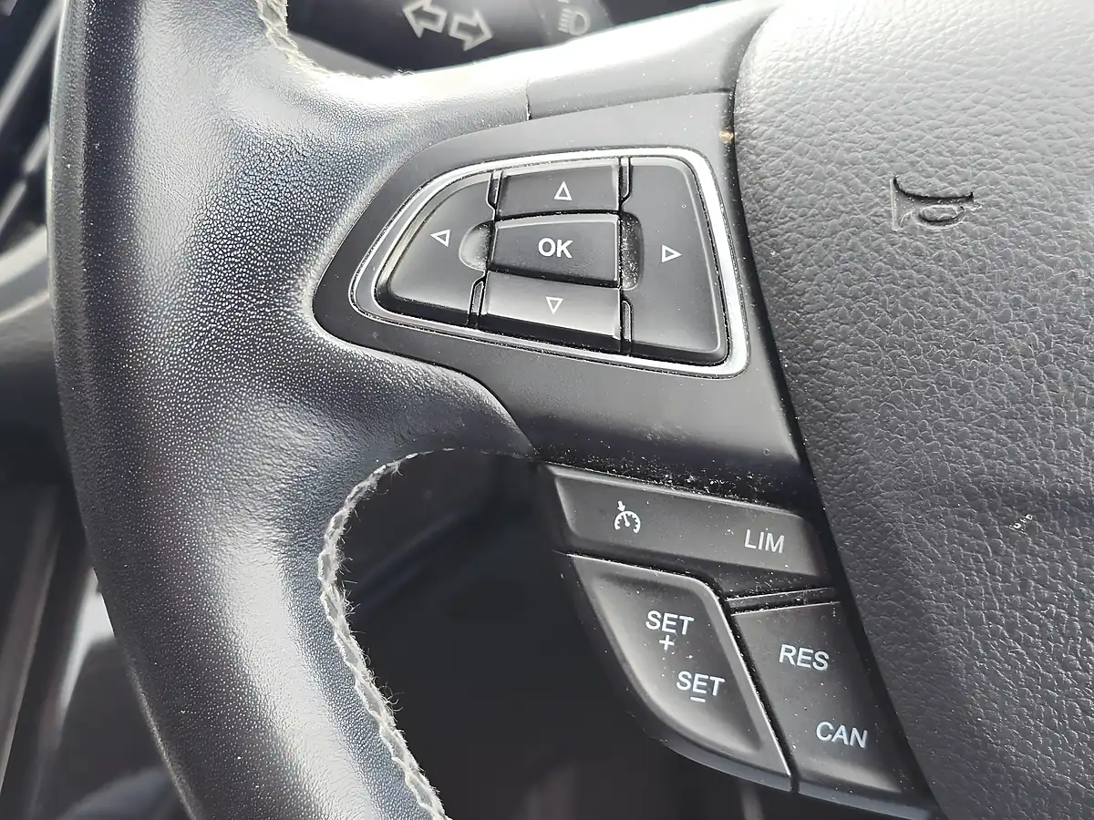 Used 2017 Ford Kuga ST-Line Grey - Interior and Exterior details 16