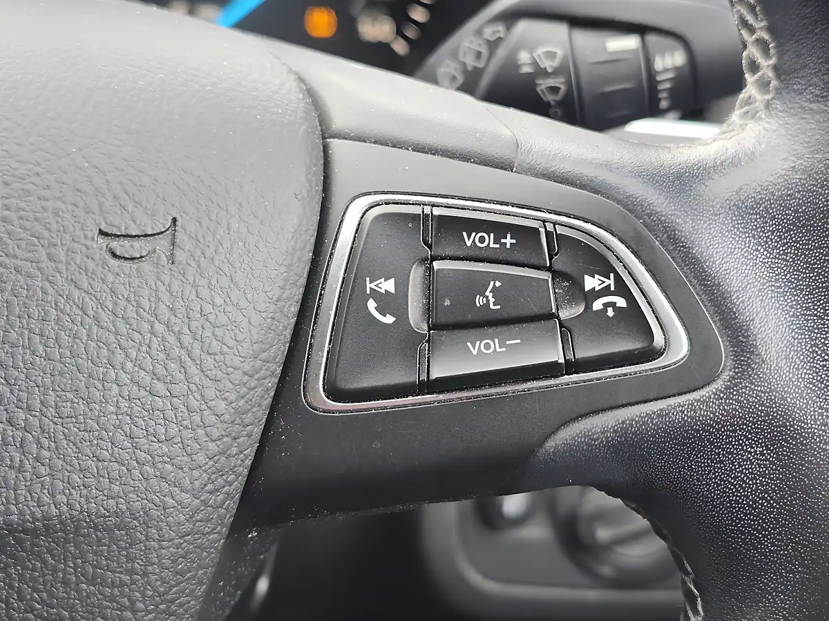 Used 2017 Ford Kuga ST-Line Grey - Interior and Exterior details 17