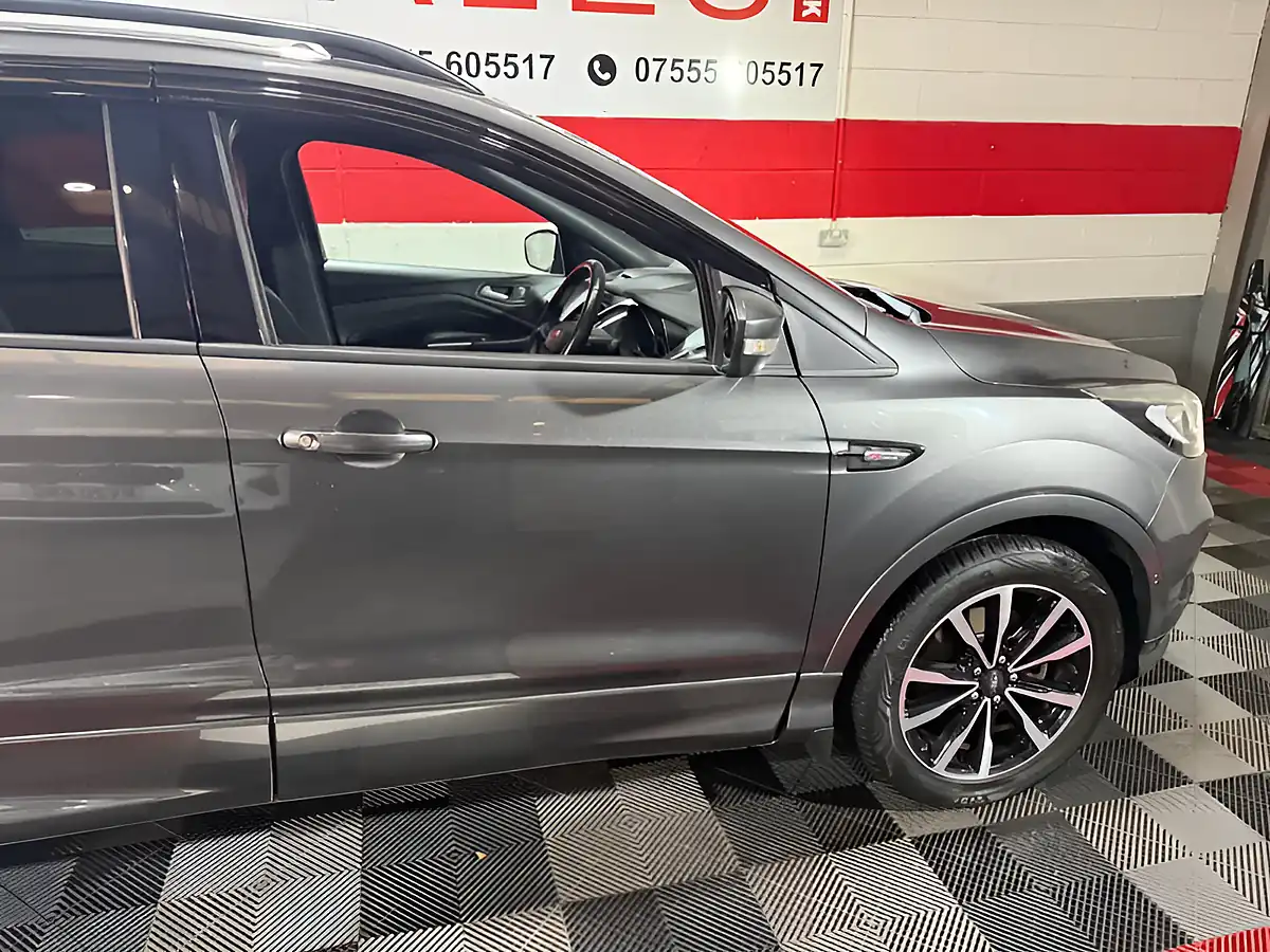 Used 2017 Ford Kuga ST-Line Grey - Interior and Exterior details 3