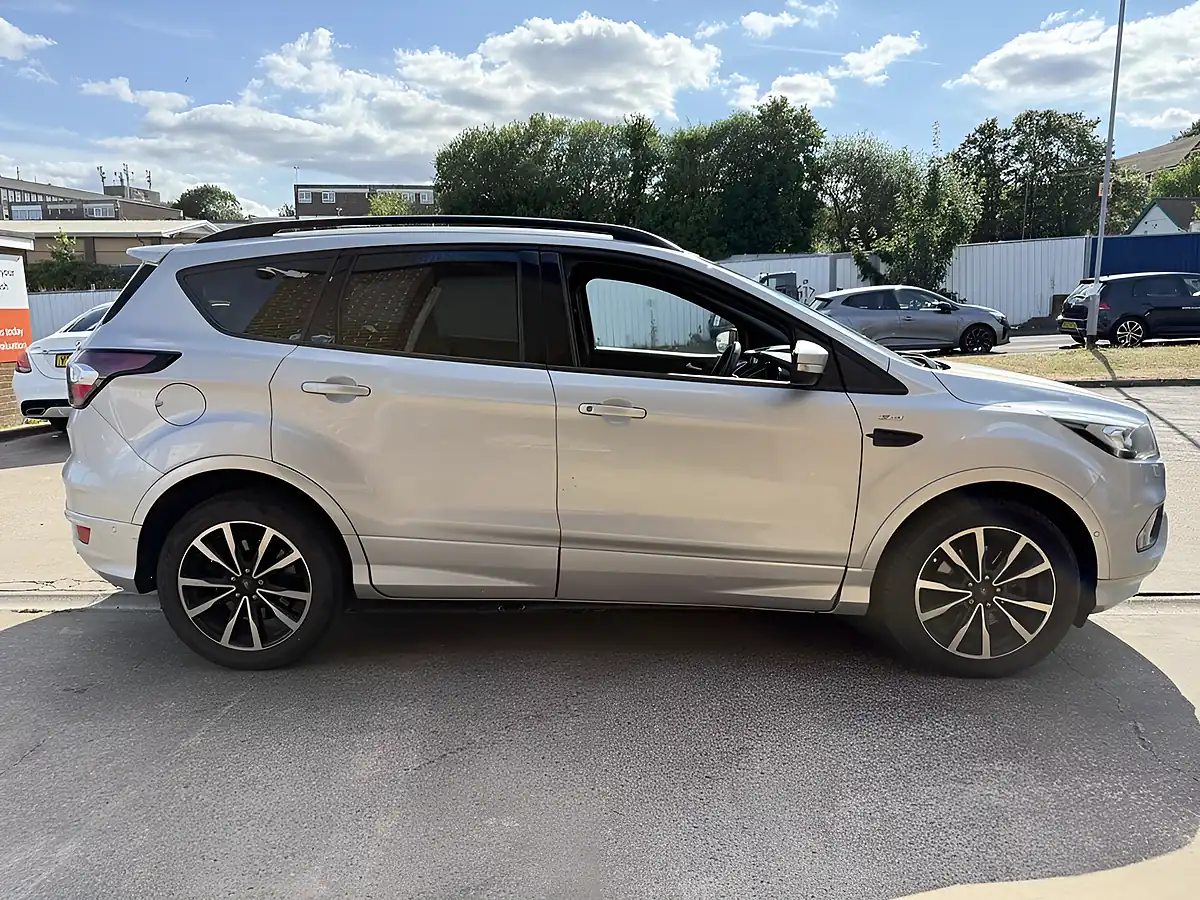 Used 2017 Ford Kuga ST-Line Silver - Interior and Exterior details 8