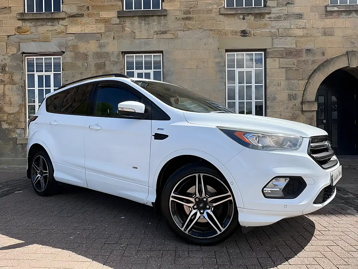 Used 2017 Ford Kuga ST-Line White - Interior and Exterior details 3