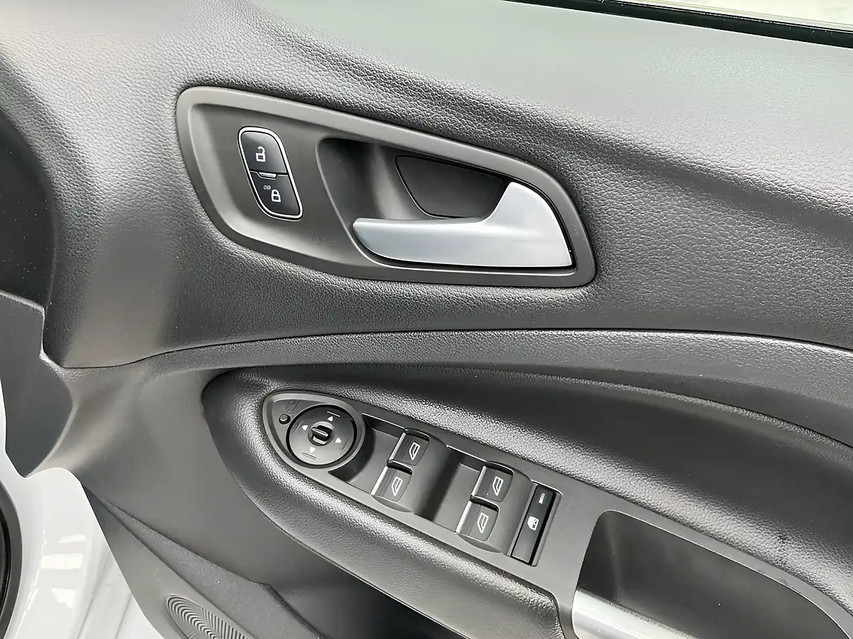 Used 2017 Ford Kuga ST-Line White - Interior and Exterior details 13