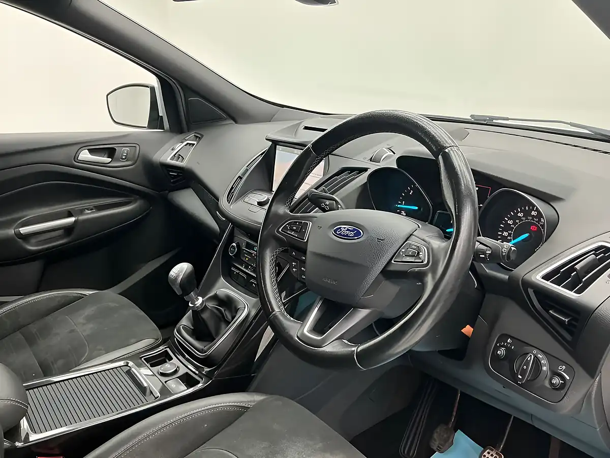 Used 2017 Ford Kuga ST-Line White - Interior and Exterior details 9