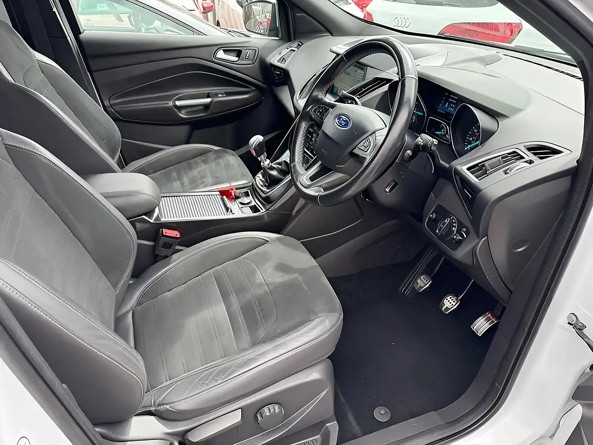 Used 2017 Ford Kuga ST-Line White - Interior and Exterior details 10