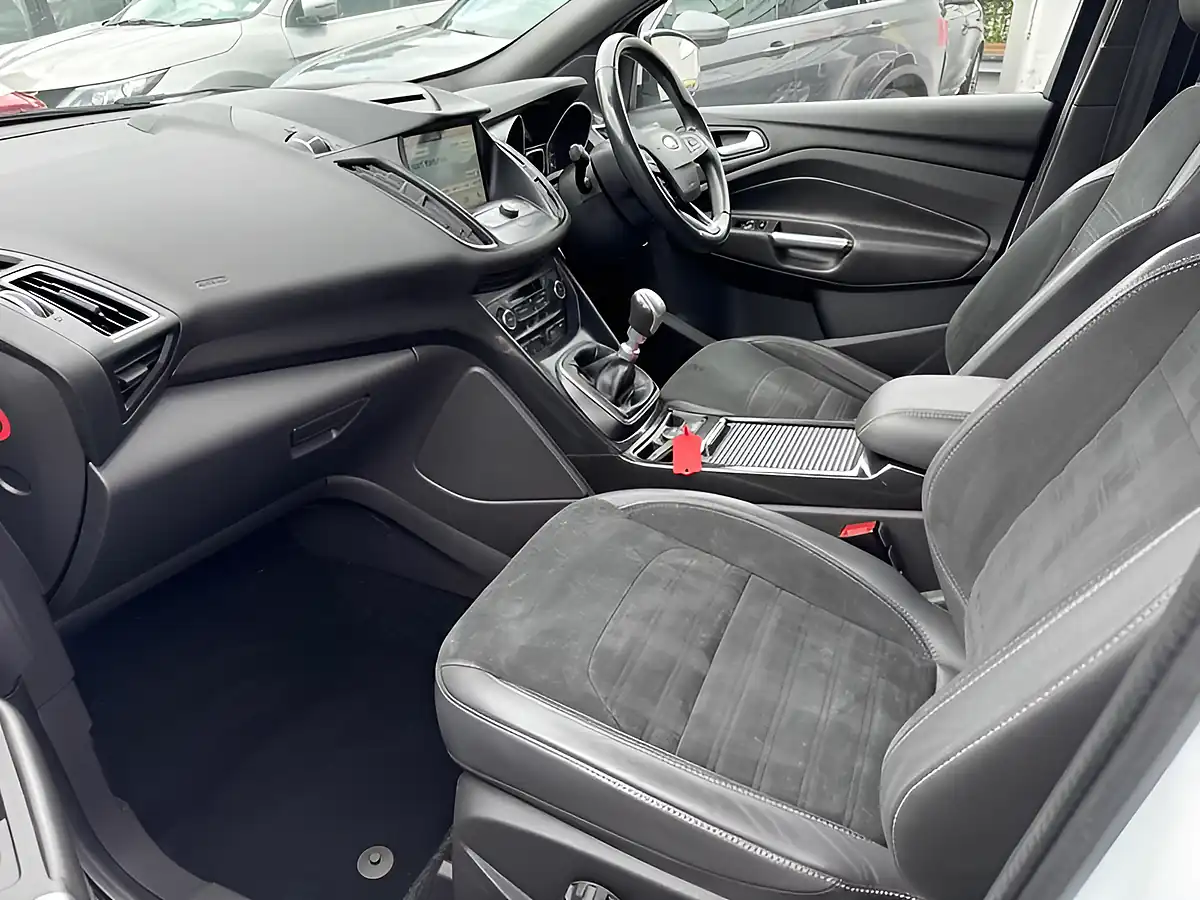 Used 2017 Ford Kuga ST-Line White - Interior and Exterior details 11