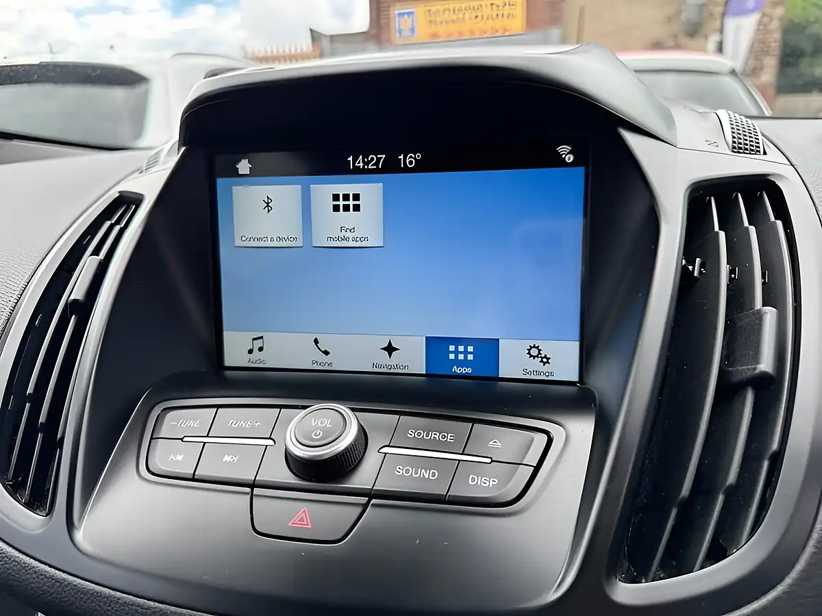 Used 2017 Ford Kuga ST-Line White - Interior and Exterior details 14