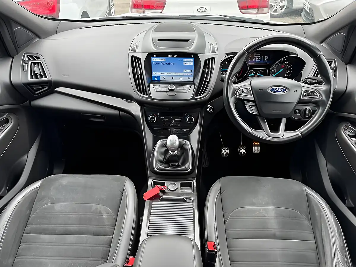 Used 2017 Ford Kuga ST-Line White - Interior and Exterior details 9