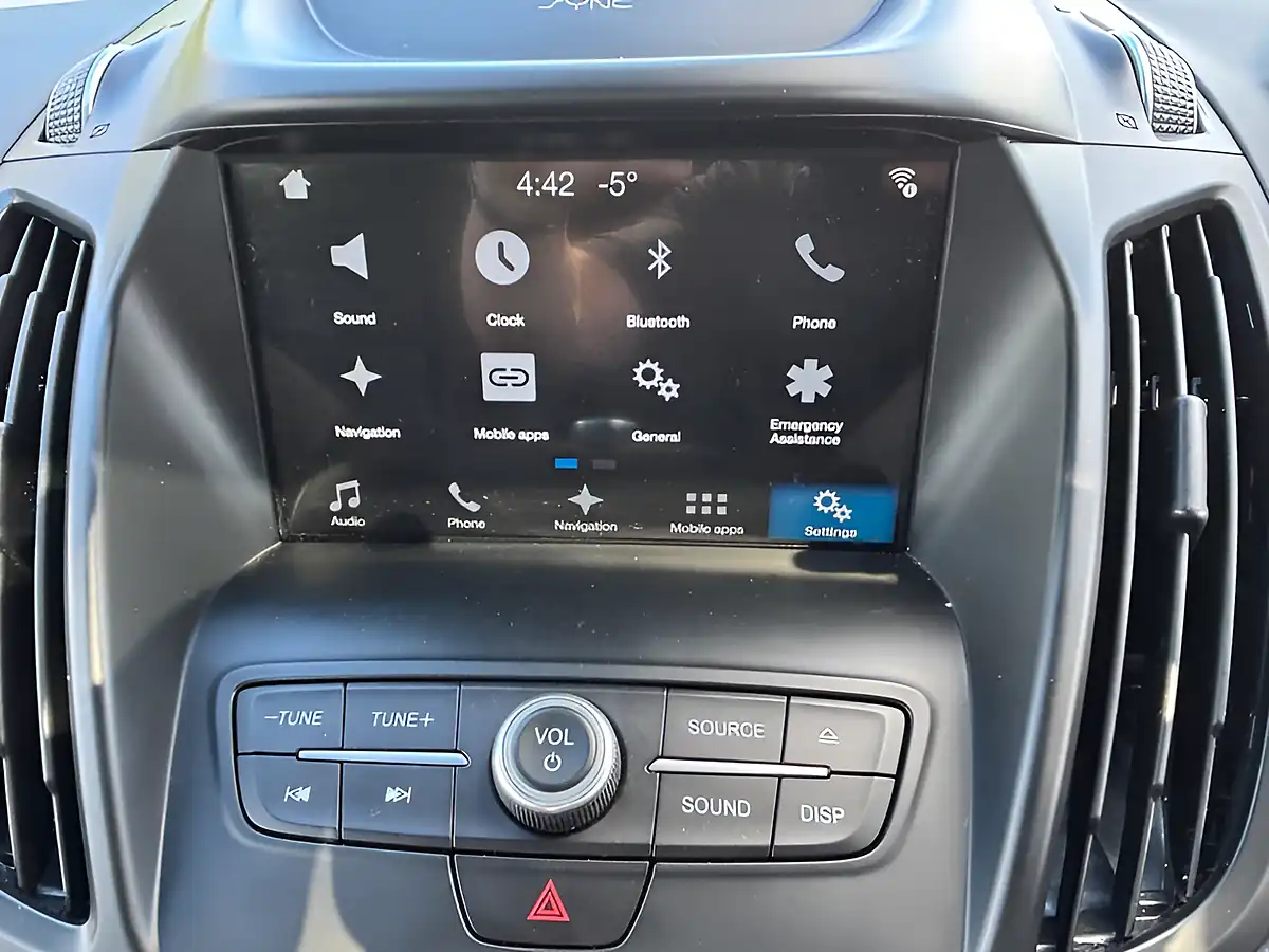 Used 2017 Ford Kuga ST-Line X Silver - Interior and Exterior details 11