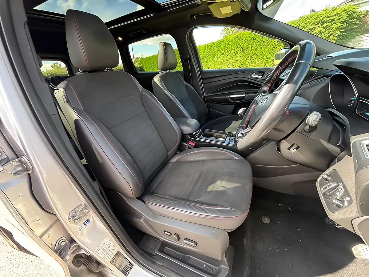 Used 2017 Ford Kuga ST-Line X Silver - Interior and Exterior details 9