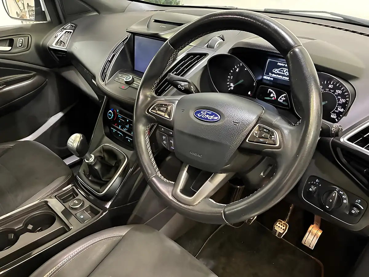 Used 2017 Ford Kuga ST-Line X White - Interior and Exterior details 6