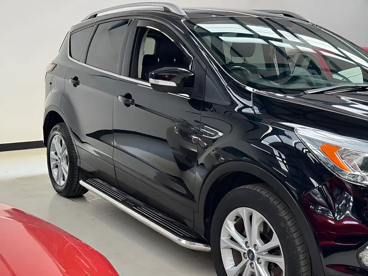 Used 2017 Ford Kuga Titanium Black - Interior and Exterior details 5