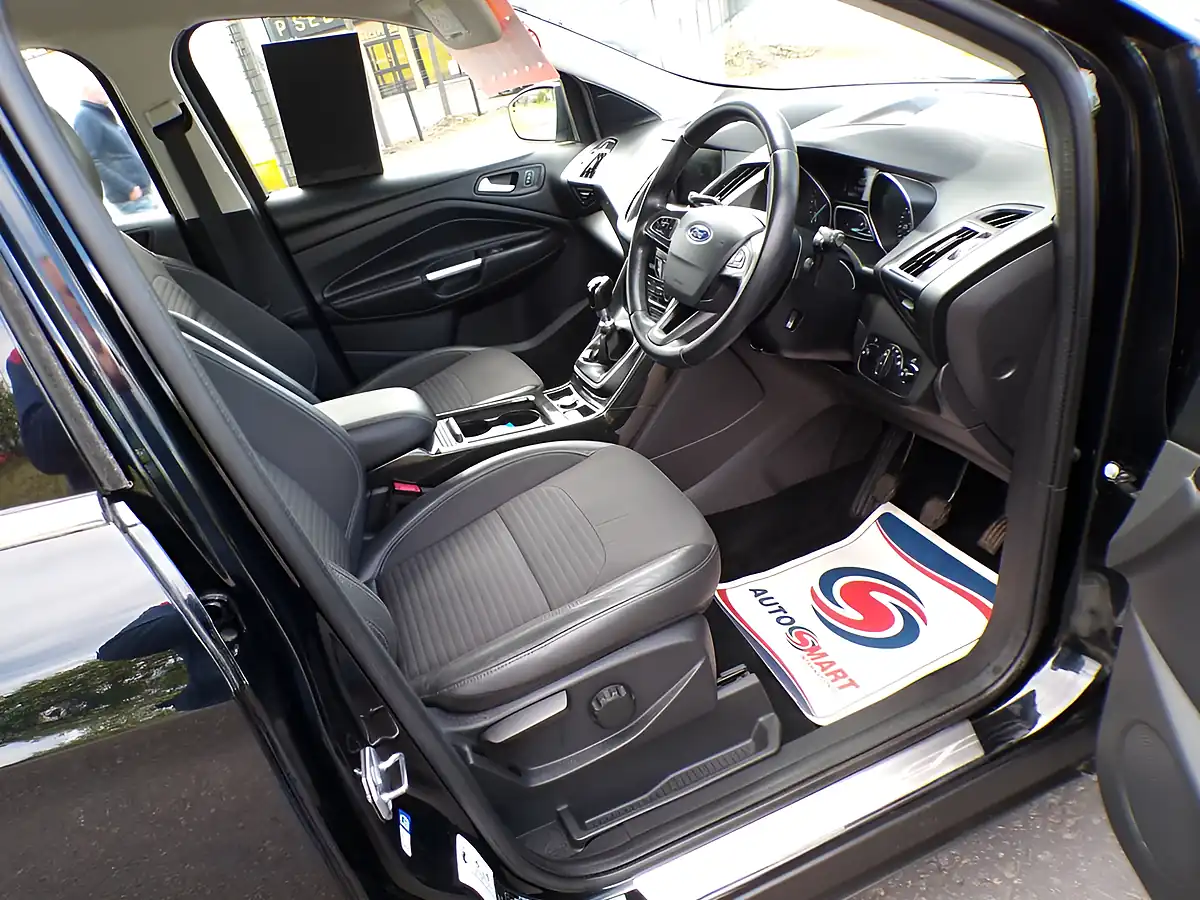 Used 2017 Ford Kuga Titanium Black - Interior and Exterior details 3