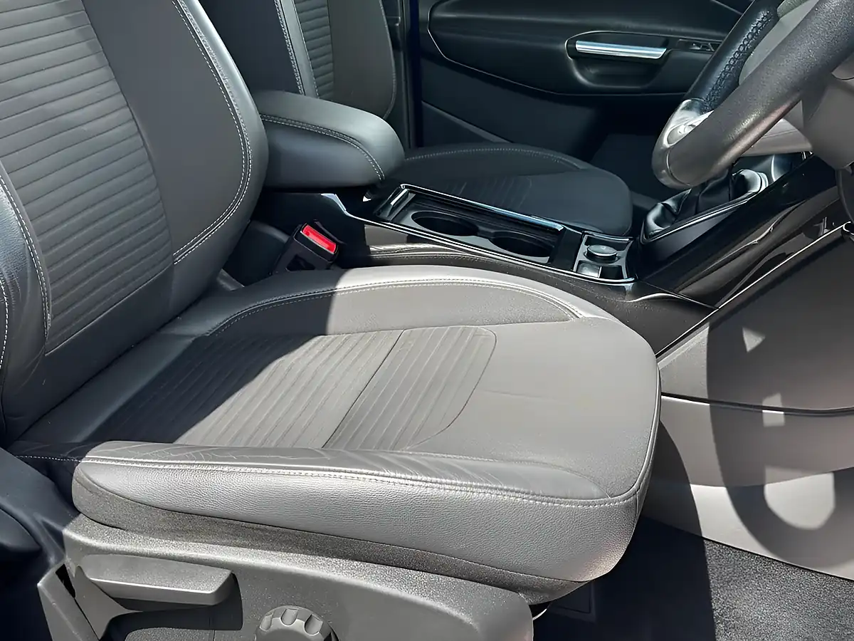 Used 2017 Ford Kuga Titanium Blue - Interior and Exterior details 14