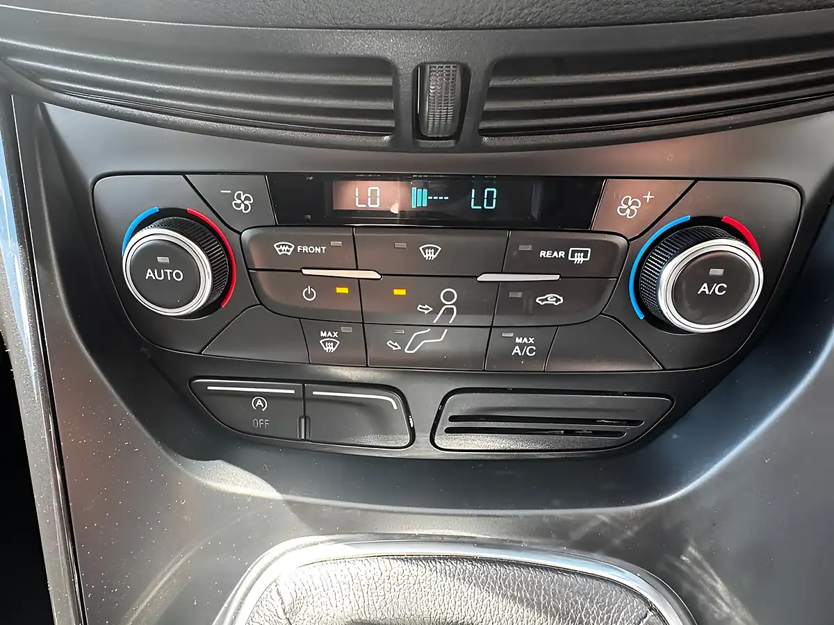 Used 2017 Ford Kuga Titanium Blue - Interior and Exterior details 20