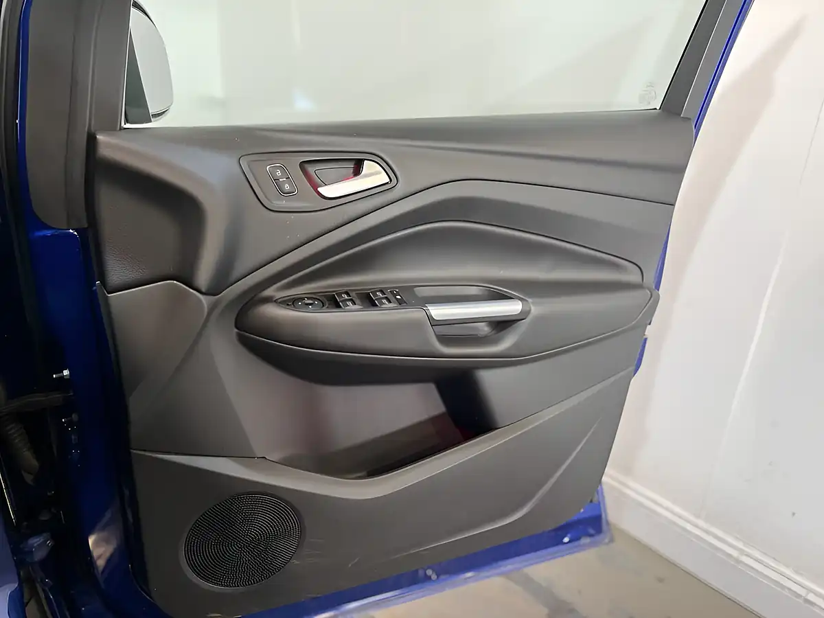 Used 2017 Ford Kuga Titanium Blue - Interior and Exterior details 11