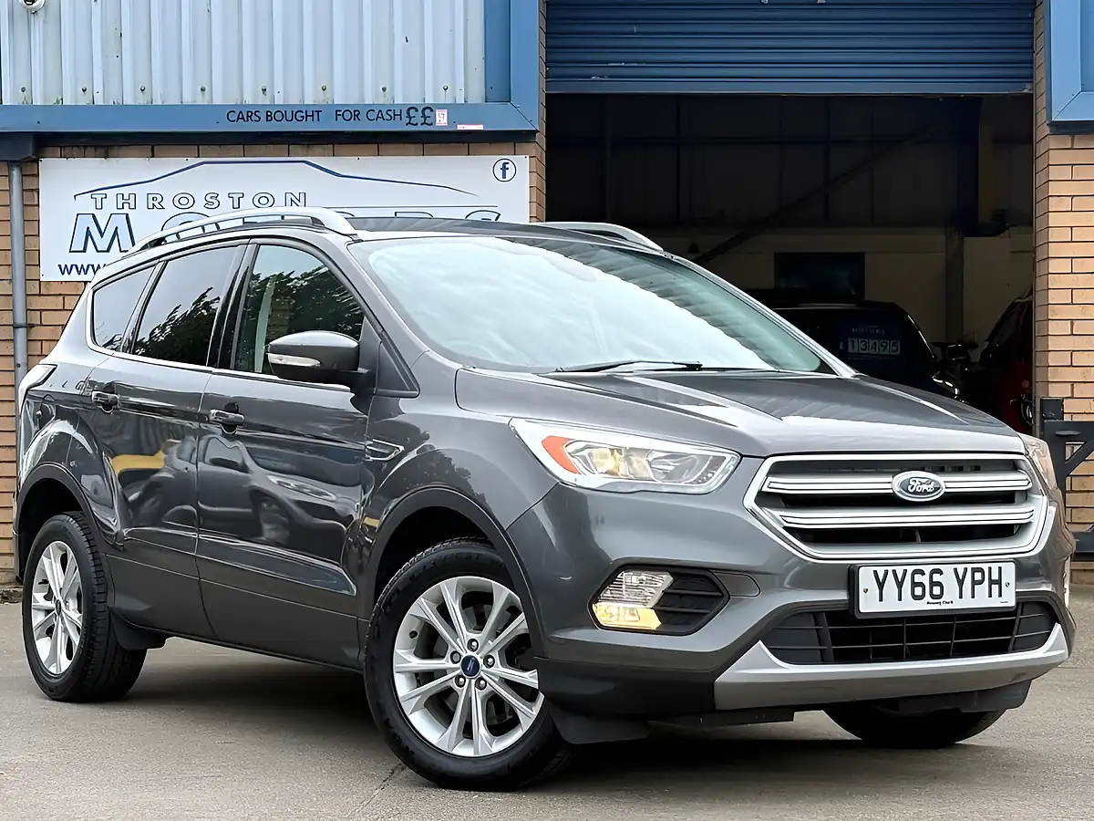 Used 2017 Ford Kuga Titanium Grey - Front View