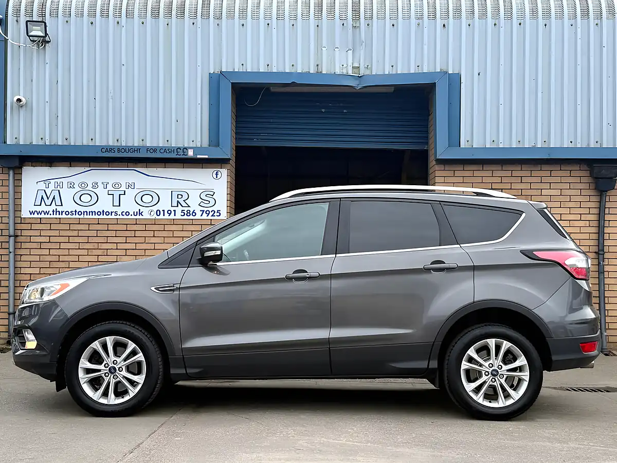 Used 2017 Ford Kuga Titanium Grey - Interior and Exterior details 5