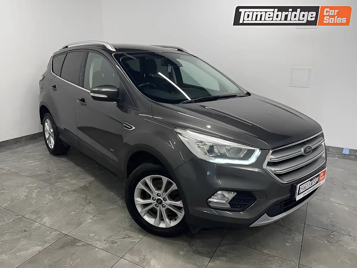 Used 2017 Ford Kuga Titanium Grey - Front View