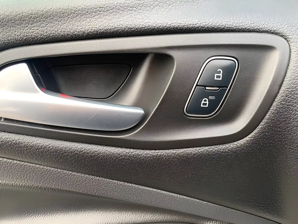 Used 2017 Ford Kuga Titanium Grey - Interior and Exterior details 18