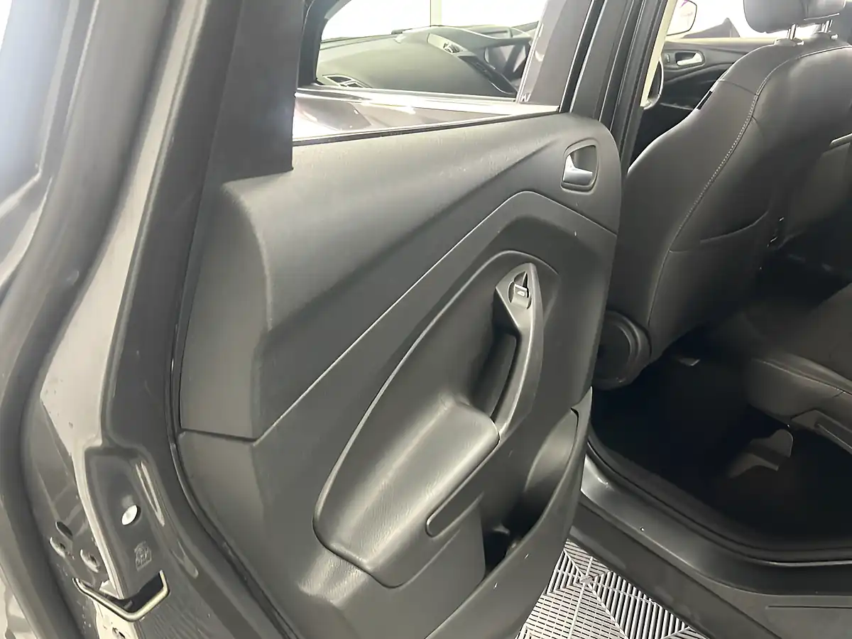 Used 2017 Ford Kuga Titanium Grey - Interior and Exterior details 18