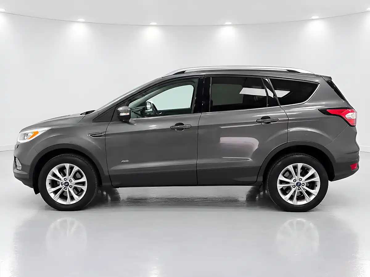 Used 2017 Ford Kuga Titanium Grey - Interior and Exterior details 5