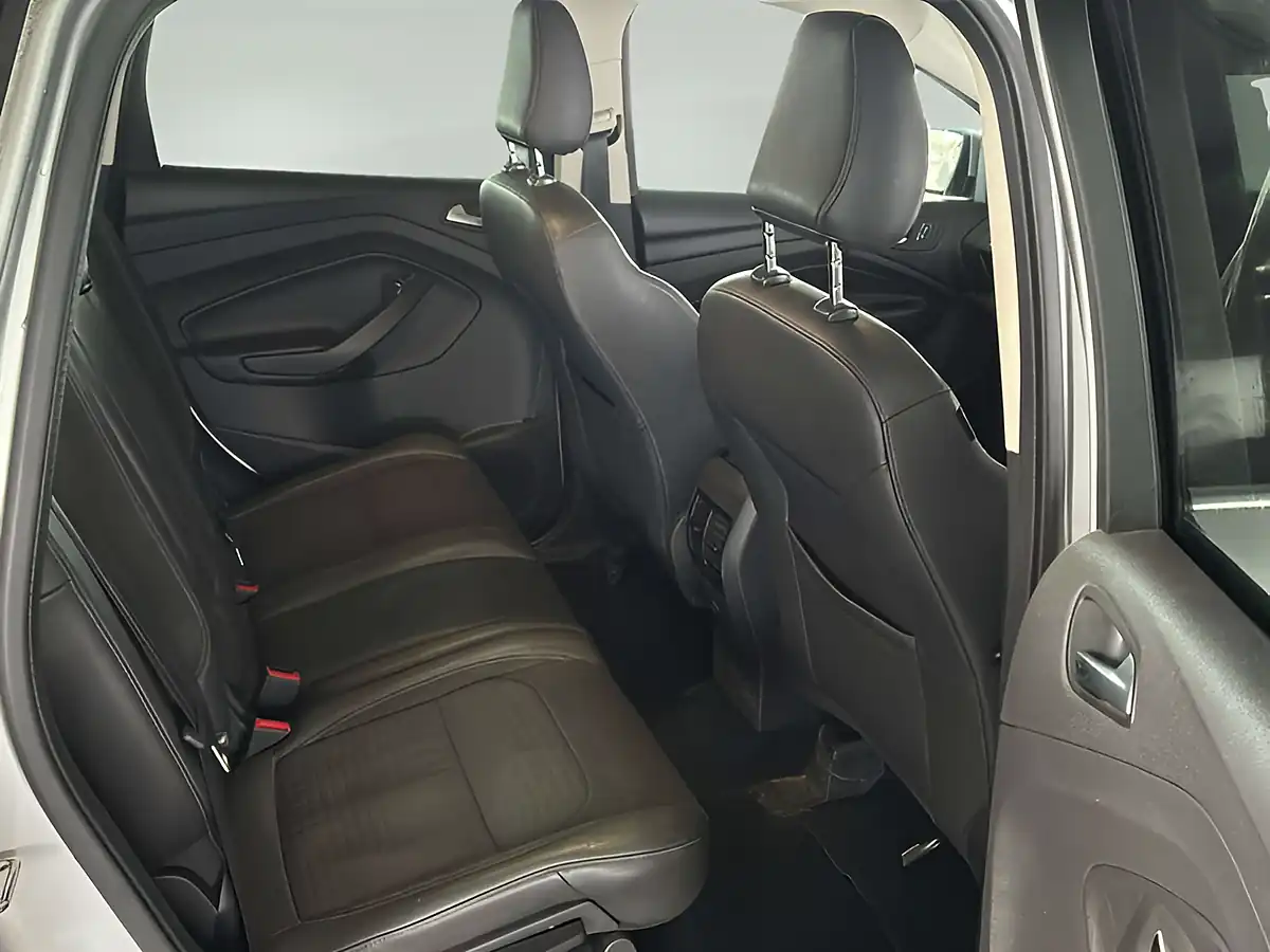 Used 2017 Ford Kuga Titanium Moondust Silver - Interior and Exterior details 9