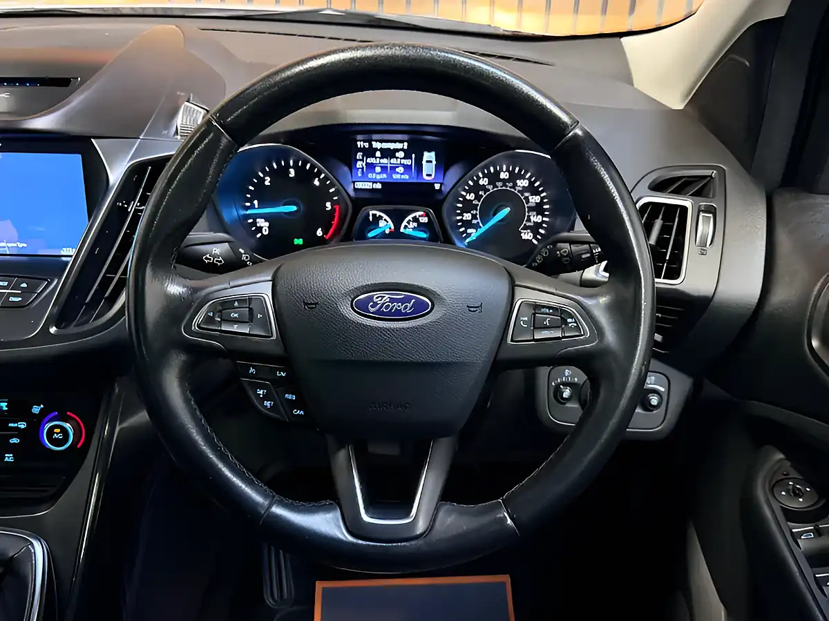 Used 2017 Ford Kuga Titanium Pearl White - Interior and Exterior details 10