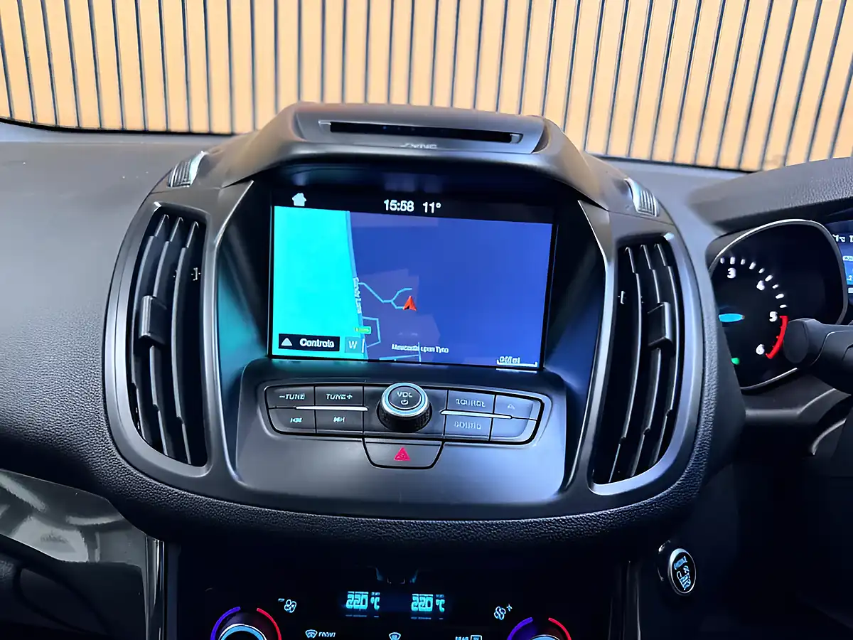 Used 2017 Ford Kuga Titanium Pearl White - Interior and Exterior details 13