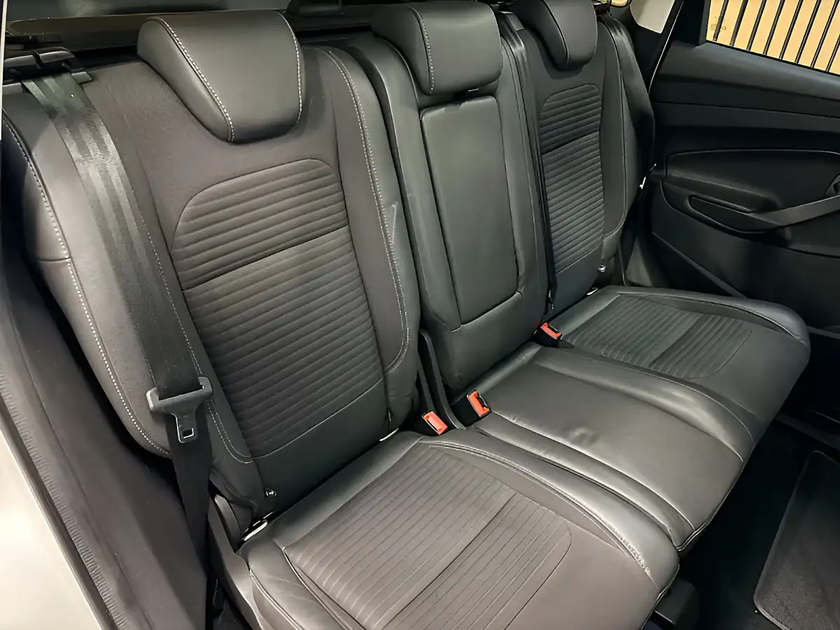 Used 2017 Ford Kuga Titanium Pearl White - Interior and Exterior details 20