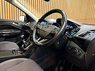Used 2017 Ford Kuga Titanium Pearl White - Interior and Exterior details 9