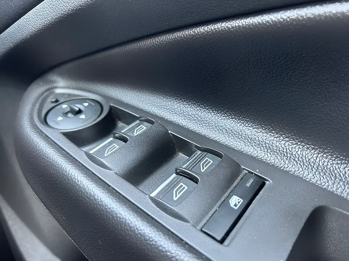 Used 2017 Ford Kuga Titanium Red - Interior and Exterior details 12
