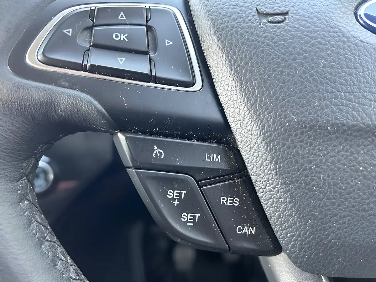 Used 2017 Ford Kuga Titanium Red - Interior and Exterior details 14