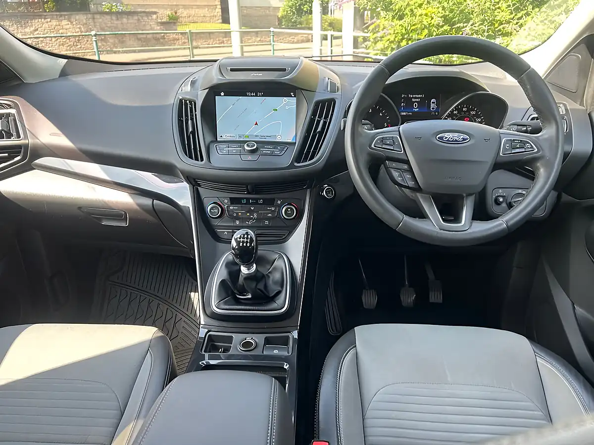 Used 2017 Ford Kuga Titanium Red - Interior and Exterior details 3