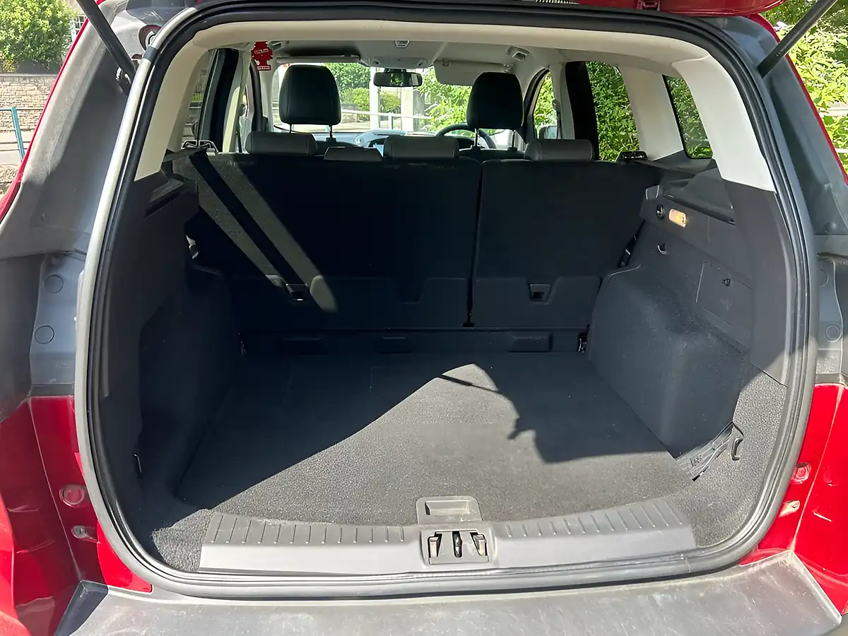 Used 2017 Ford Kuga Titanium Red - Interior and Exterior details 5