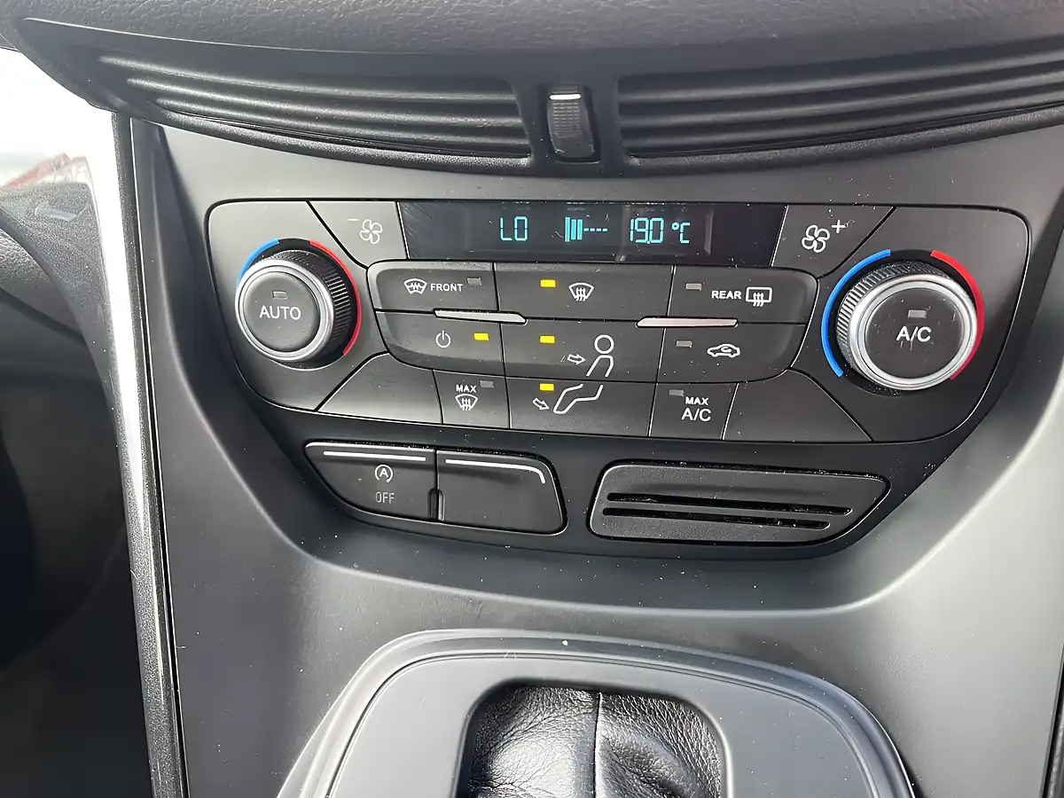 Used 2017 Ford Kuga Titanium Ruby Red - Interior and Exterior details 11