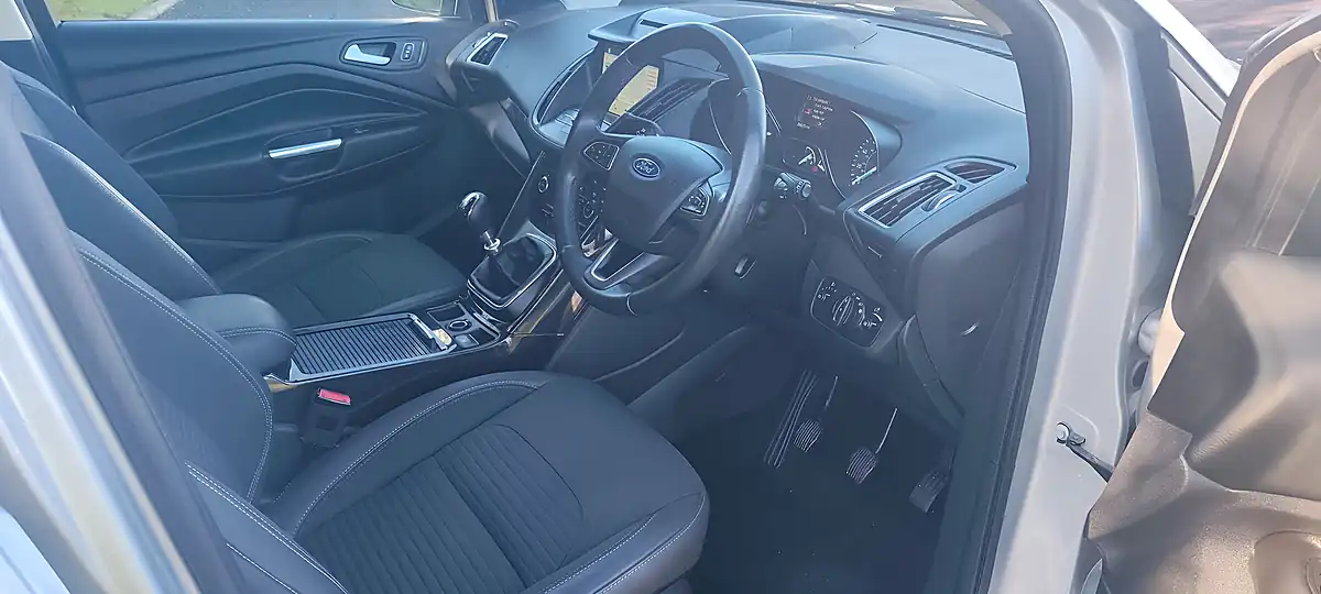 Used 2017 Ford Kuga Titanium Silver - Interior and Exterior details 9