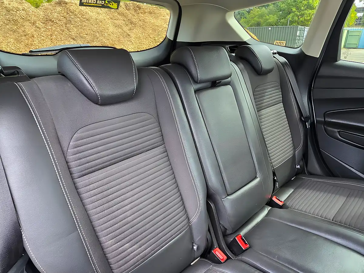 Used 2017 Ford Kuga Titanium Silver - Interior and Exterior details 11