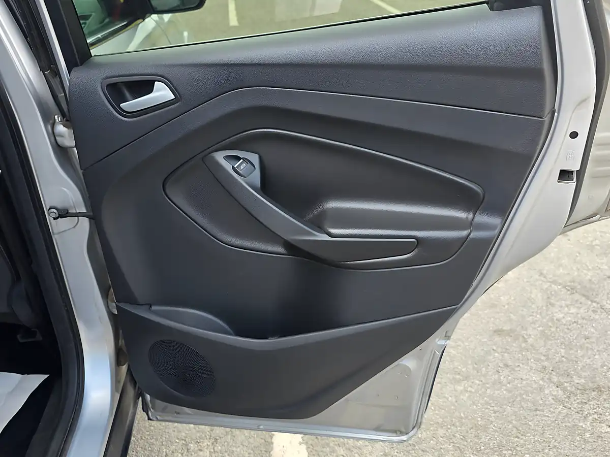 Used 2017 Ford Kuga Titanium Silver - Interior and Exterior details 12