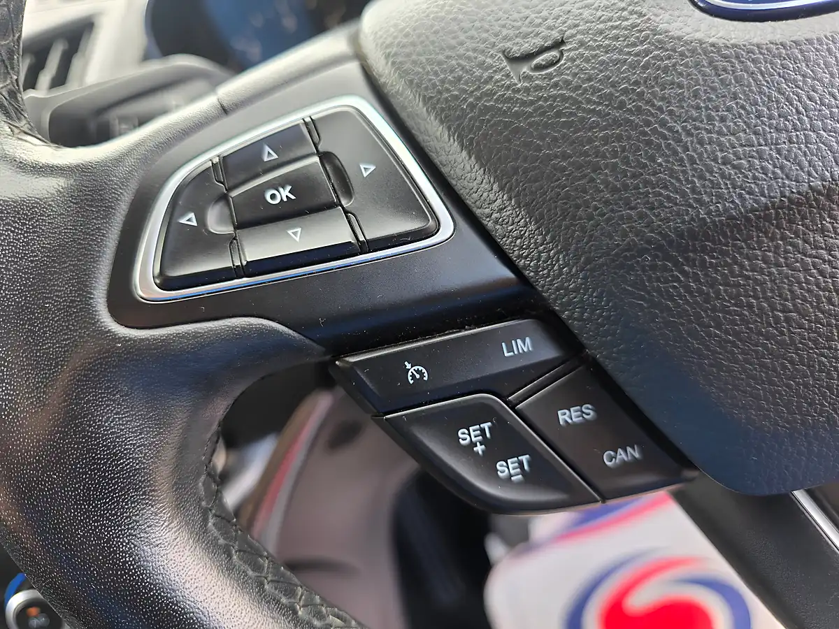 Used 2017 Ford Kuga Titanium Silver - Interior and Exterior details 16