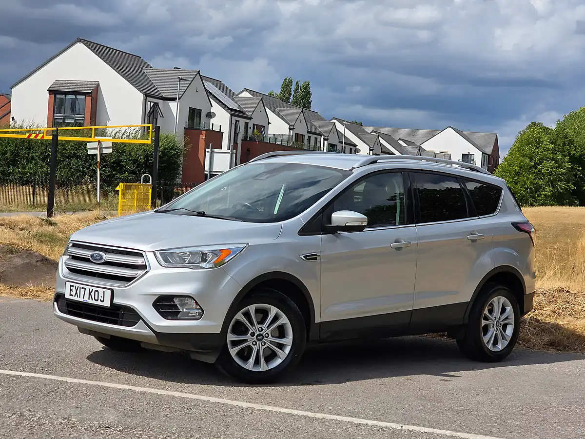 Used 2017 Ford Kuga Titanium Silver - Interior and Exterior details 3